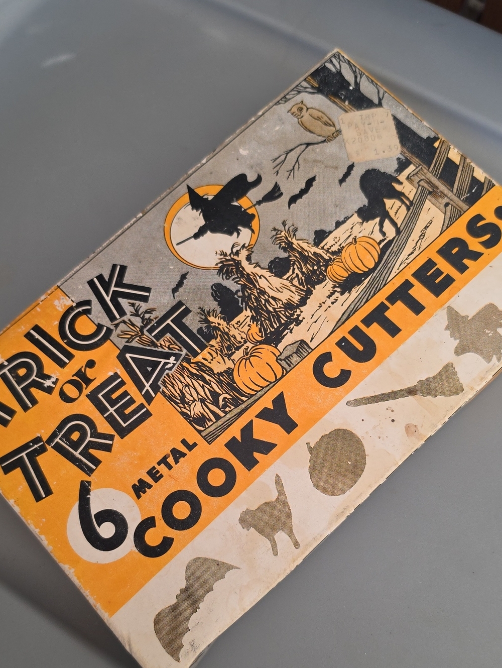 Vintage Trick or Treat Metal Cooky Cutters - Orange and Black Seasonal Set